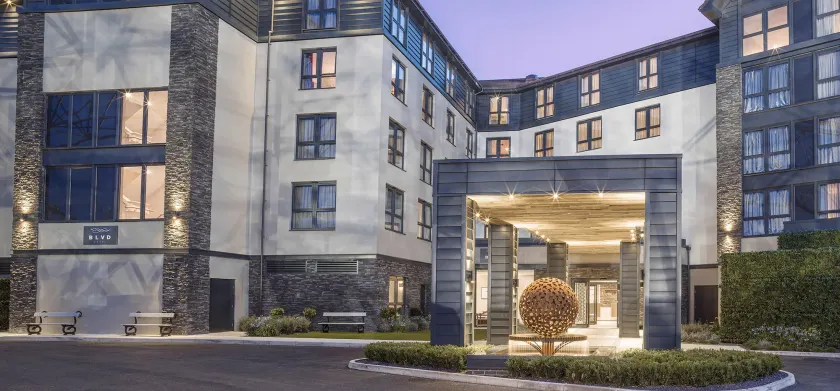 Boulevard Hotel - Image 1