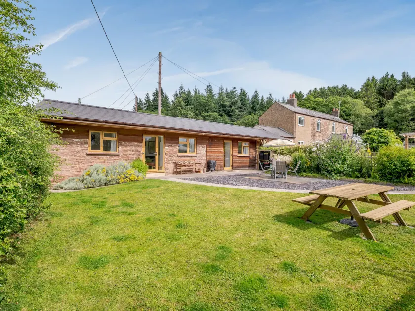 The Stable Rose Cottage - Image 1