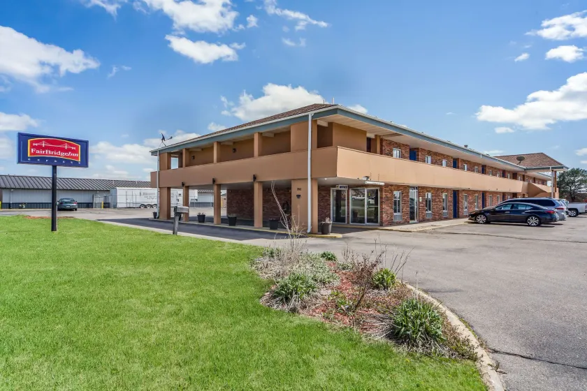 Rodeway Inn Lincoln West - University Area - Image 1