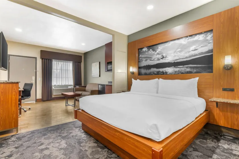 Best Western Plus Oklahoma City Yukon - Image 1