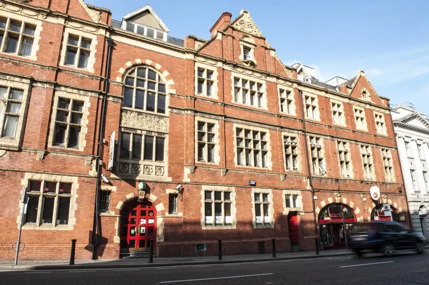 Kinlay House Hostel - Image 1