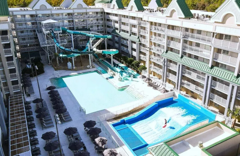 Holiday Inn Resort Orlando Suites - Waterpark by IHG - Image 1