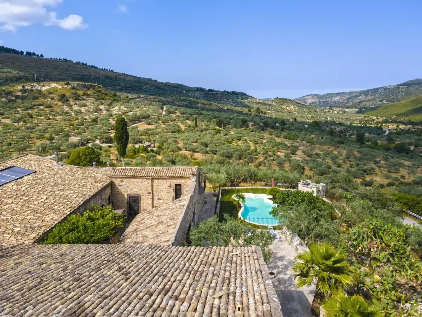 Masseria Fortificata Lo Zafferaneto - Image 1