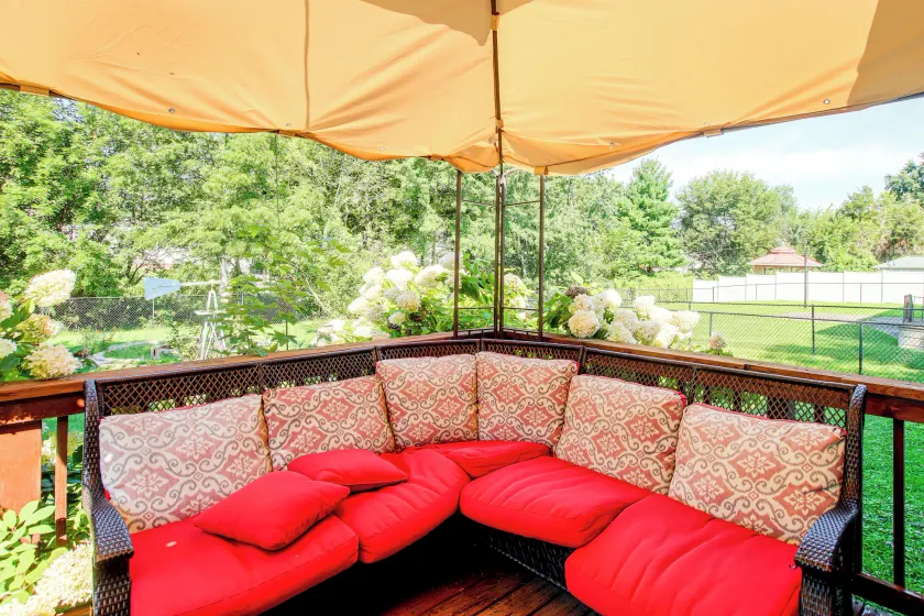 Pet-friendly Waterloo Abode w/ Deck! - Image 1