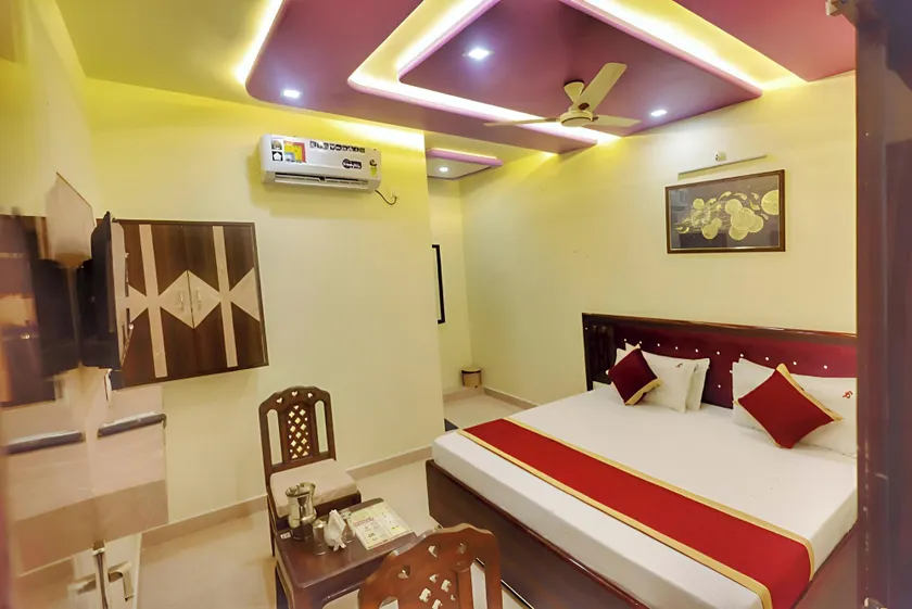 Hotel Pragati Palace - Image 1