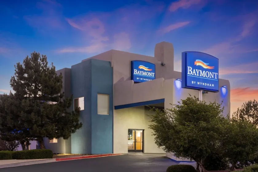 Baymont by Wyndham Santa Fe - Image 1