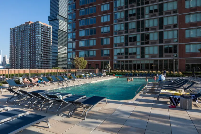 Bluebird Suites near Newport Center - Image 1