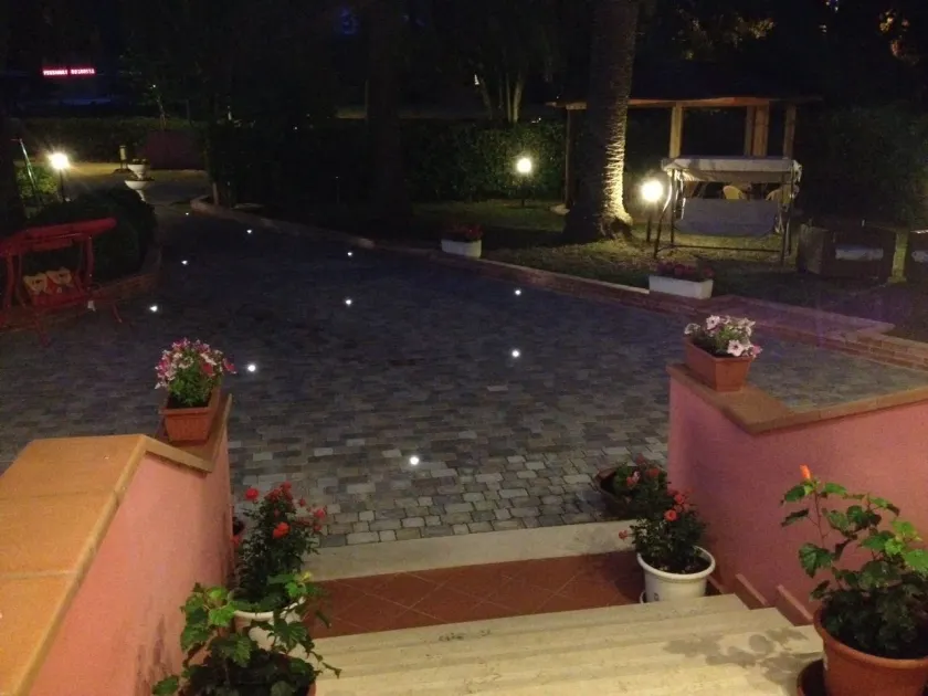Hotel Villa Rosa - Image 1