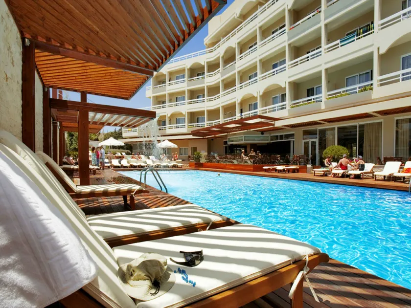 Athineon Hotel - Image 1