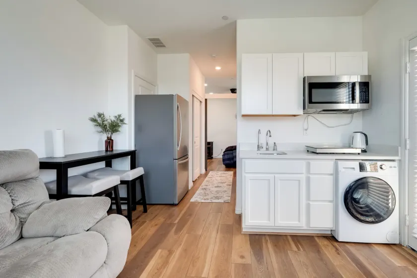 River Island Apt: Private Yard & Patio! - Image 1