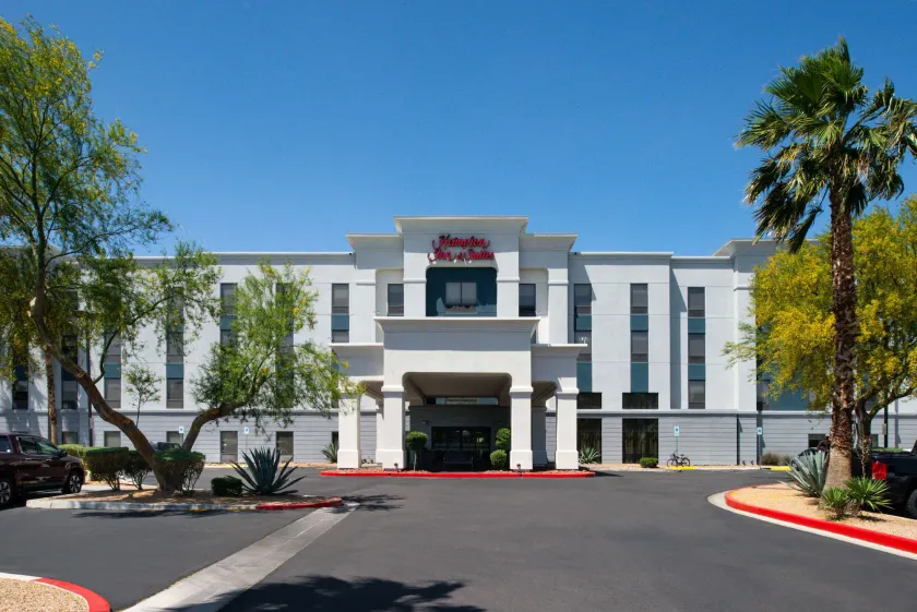 Hampton Inn & Suites Las Vegas Airport - Image 1