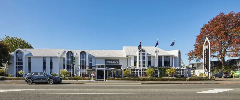 Pavilions Hotel - Image 1