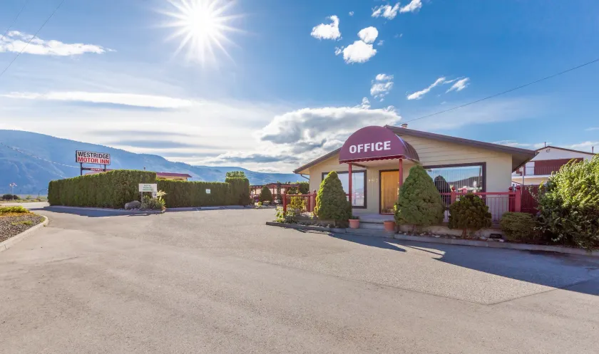 Westridge Motor Inn - Image 1