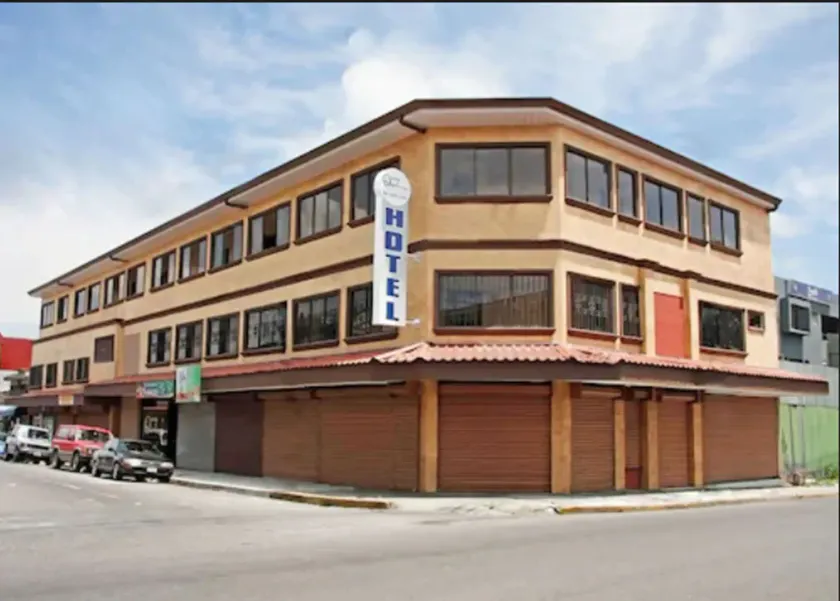 Hotel Quinta Avenida - Image 1