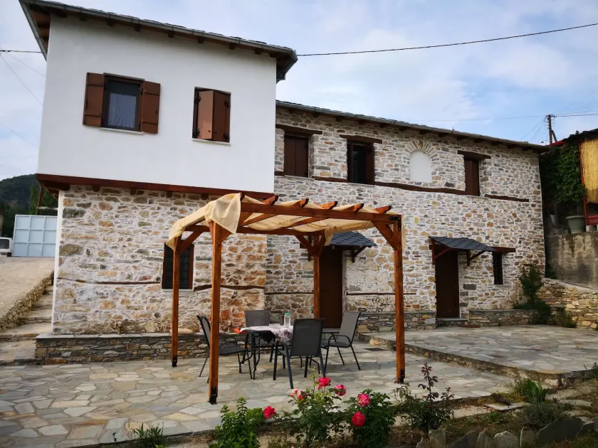 Effrosini stone guesthouse - Image 1