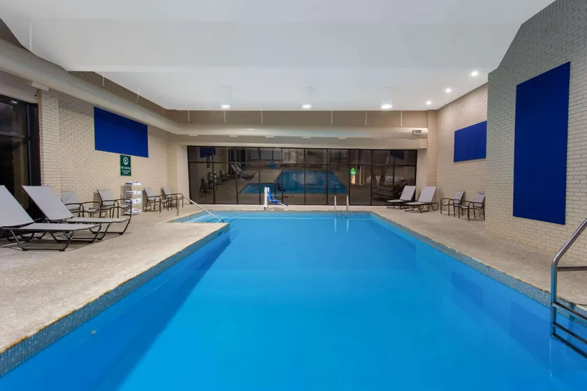 La Quinta by Wyndham Effingham - Image 1