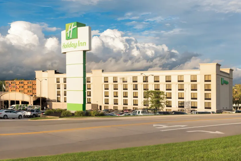 Holiday Inn Cleveland - South Independence by IHG - Image 1