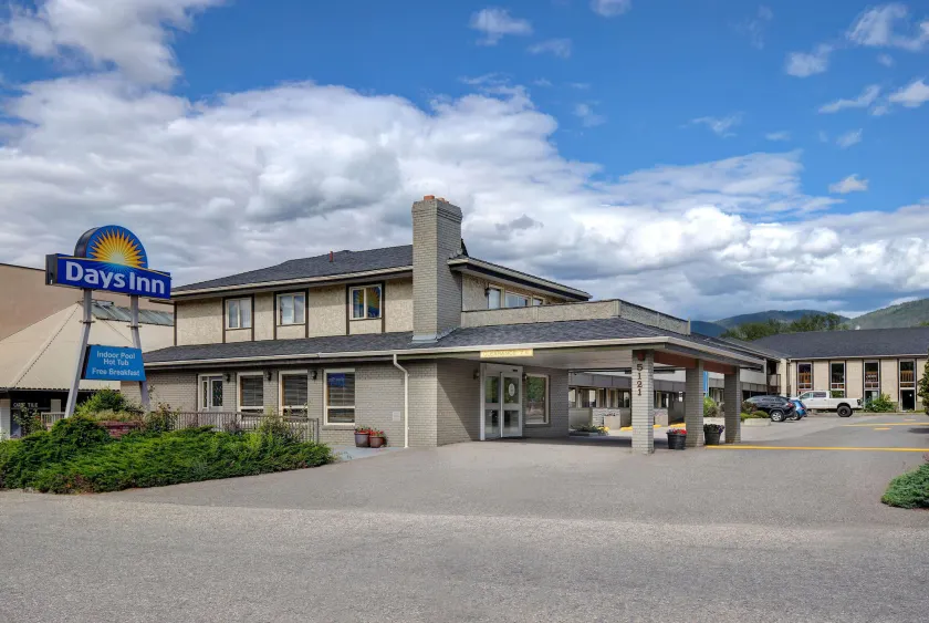 Days Inn by Wyndham Vernon - Image 1