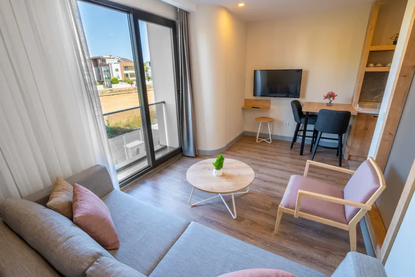 Letstay Marine Homes - Image 1