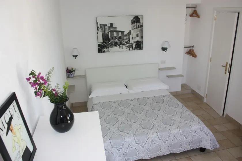 Casetta Minghitto Relaxing rooms in Capri - Image 1