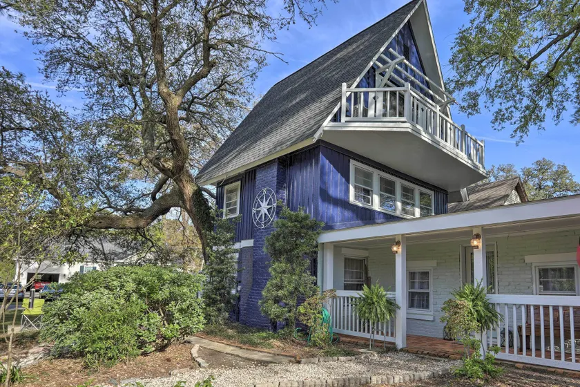 Coastal, Walkable Home in Historic Southport! - Image 1