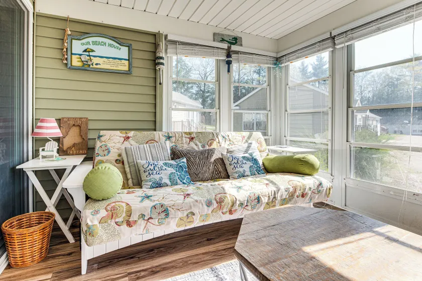 Cozy Fall Cottage with Hot Tub on Private Resort close to the beach! - Interiör