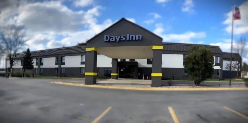 Days Inn by Wyndham Fargo - West Acres - Image 1