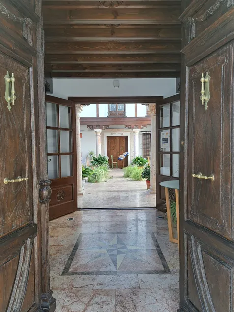 Hotel QB Almagro Centro - Image 1