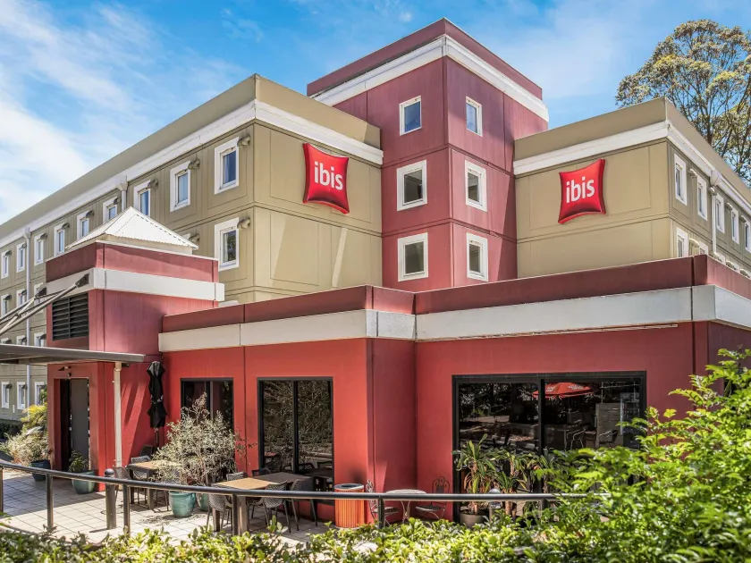 ibis Thornleigh - Image 1