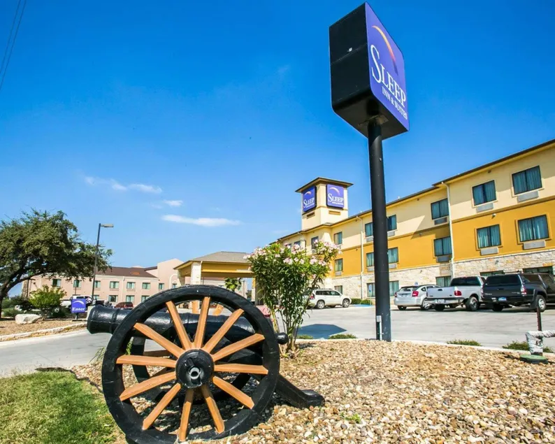 Sleep Inn & Suites Gonzales near Palmetto State Park - Image 1
