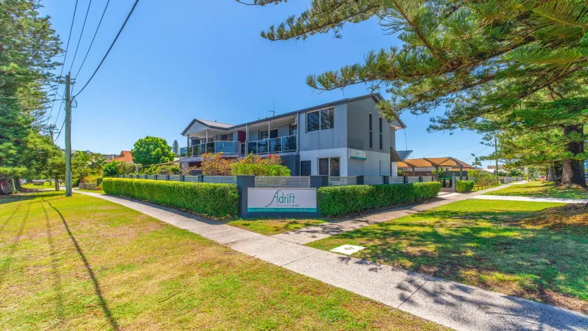Adrift Apartments Yamba - Image 1