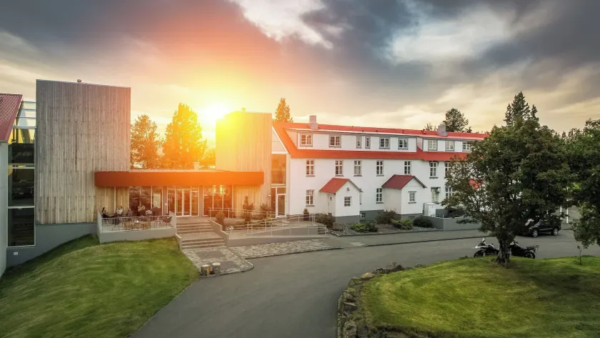 Gistihúsið - Lake Hotel Egilsstadir - Image 1