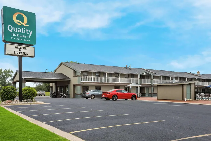 Quality Inn & Suites Big Rapids near University - Image 1