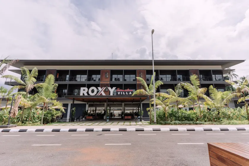 Roxy Sematan Villa & Townhouse - Image 1