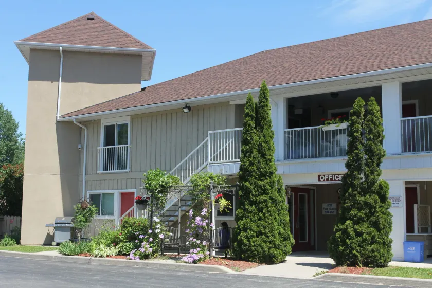 Saga Resort - Image 1