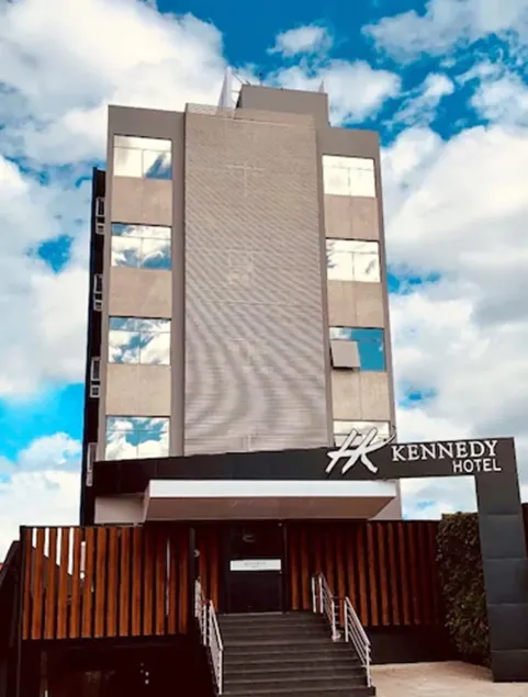 Kennedy Slim Hotel - Image 1