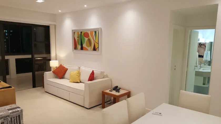 Flat no Posto 4 na Praia da Barra - Image 1