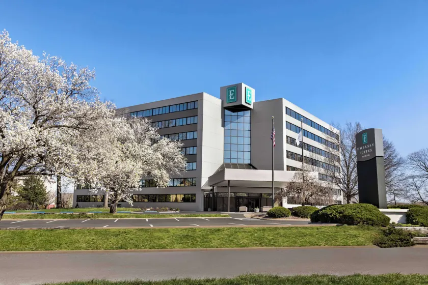 Embassy Suites by Hilton Kansas City Overland Park - Image 1