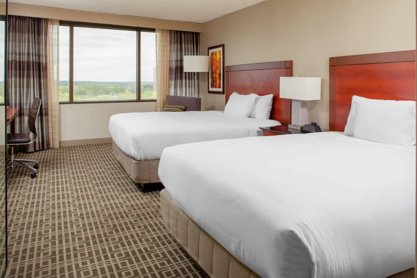 DoubleTree by Hilton Kansas City - Overland Park - Image 1