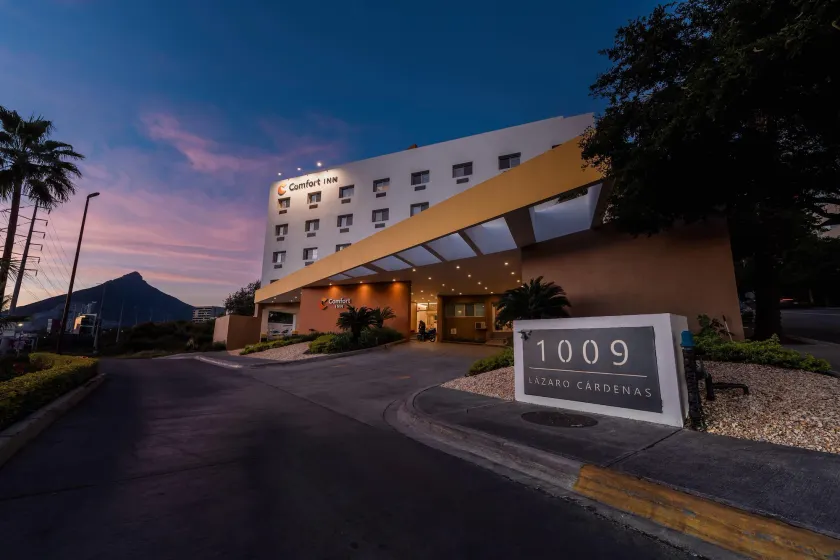 Comfort Inn Monterrey Valle - Image 1