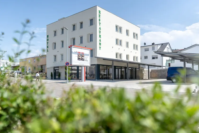 Hotel in Laisen - Image 1