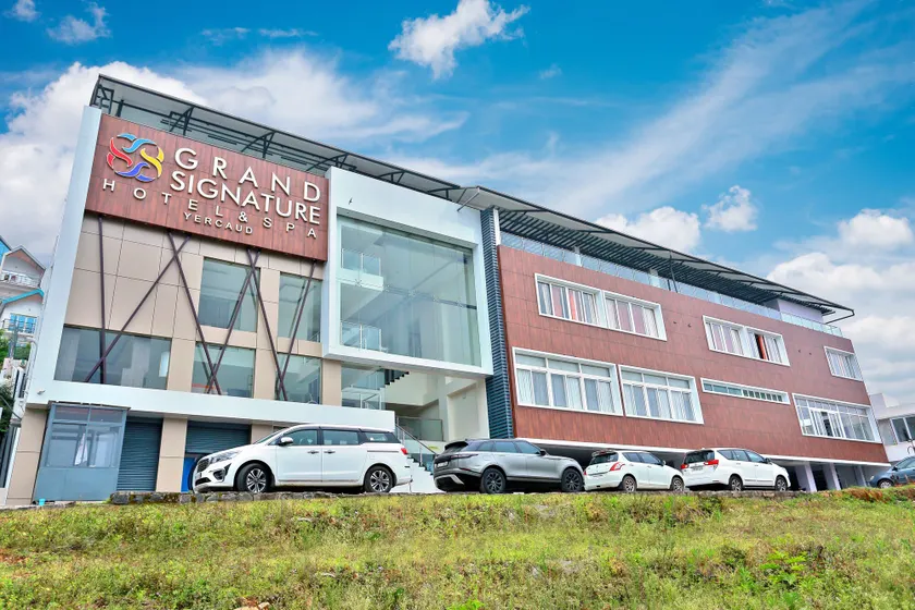 Grand Signature Hotel & spa - Image 1