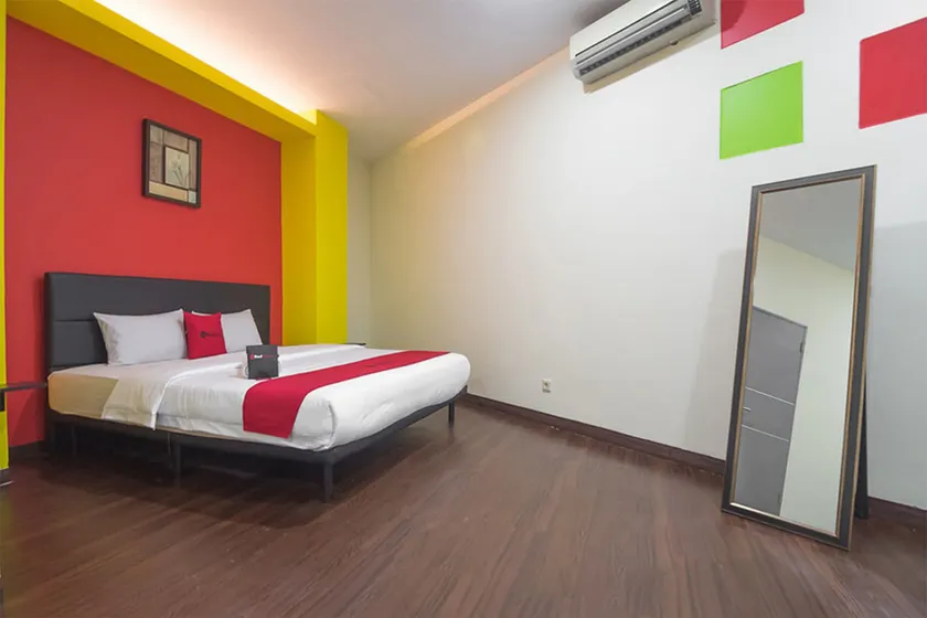 RedDoorz near ITC Mangga Dua - Image 1
