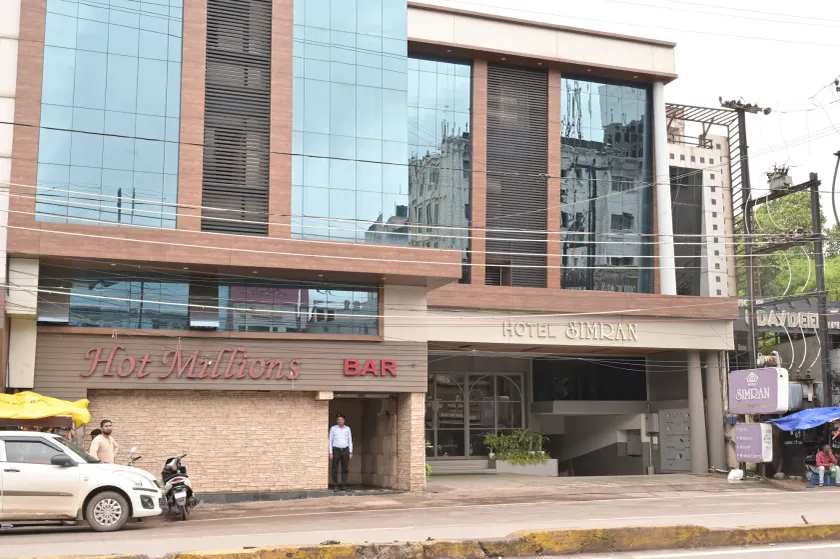Hotel Simran - Image 1