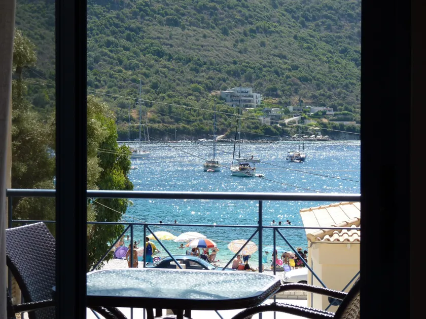 Ilianthos Apartments & Rooms - Image 1