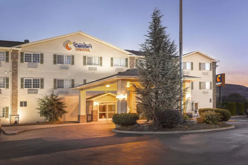 Comfort Suites Yakima - Image 1