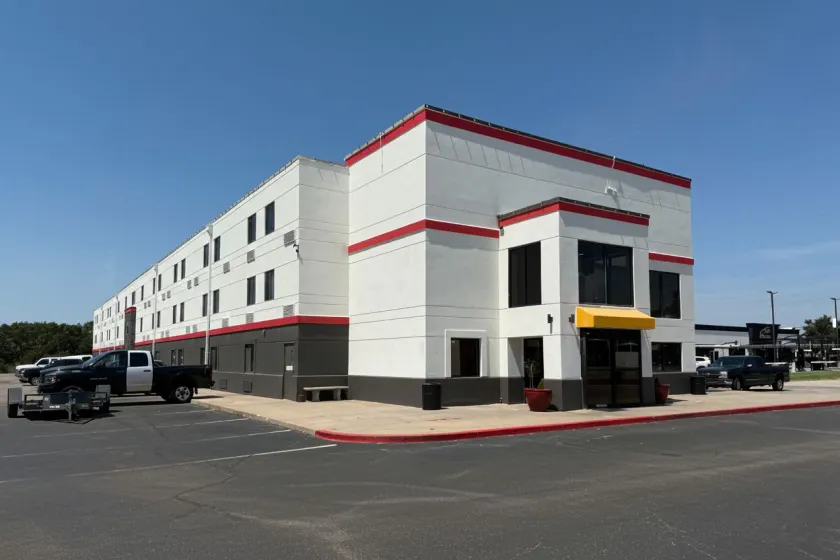 Coratel Inn and Suites By Jasper Wichita North - Image 1