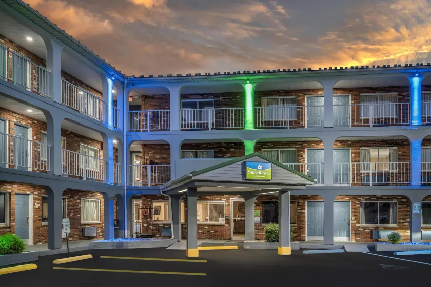 SureStay Hotel by Best Western Summersville - Image 1