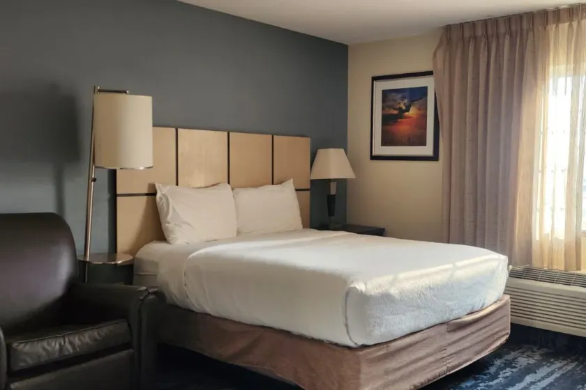 Coratel Suites Extended Stay MSP Airport Minneapolis Richfield - Image 1