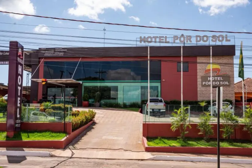 Pôr do Sol Hotel - Image 1